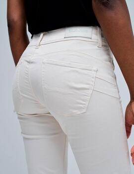 Pantalón vaquero Salsa Secret Push In beige