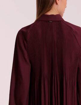 Blusa Mimi Mua plisada burdeos